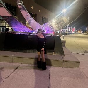 Meet your Posher, Lara